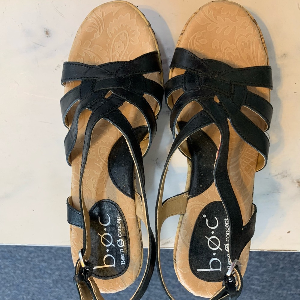 Black boc wedge. Size 6